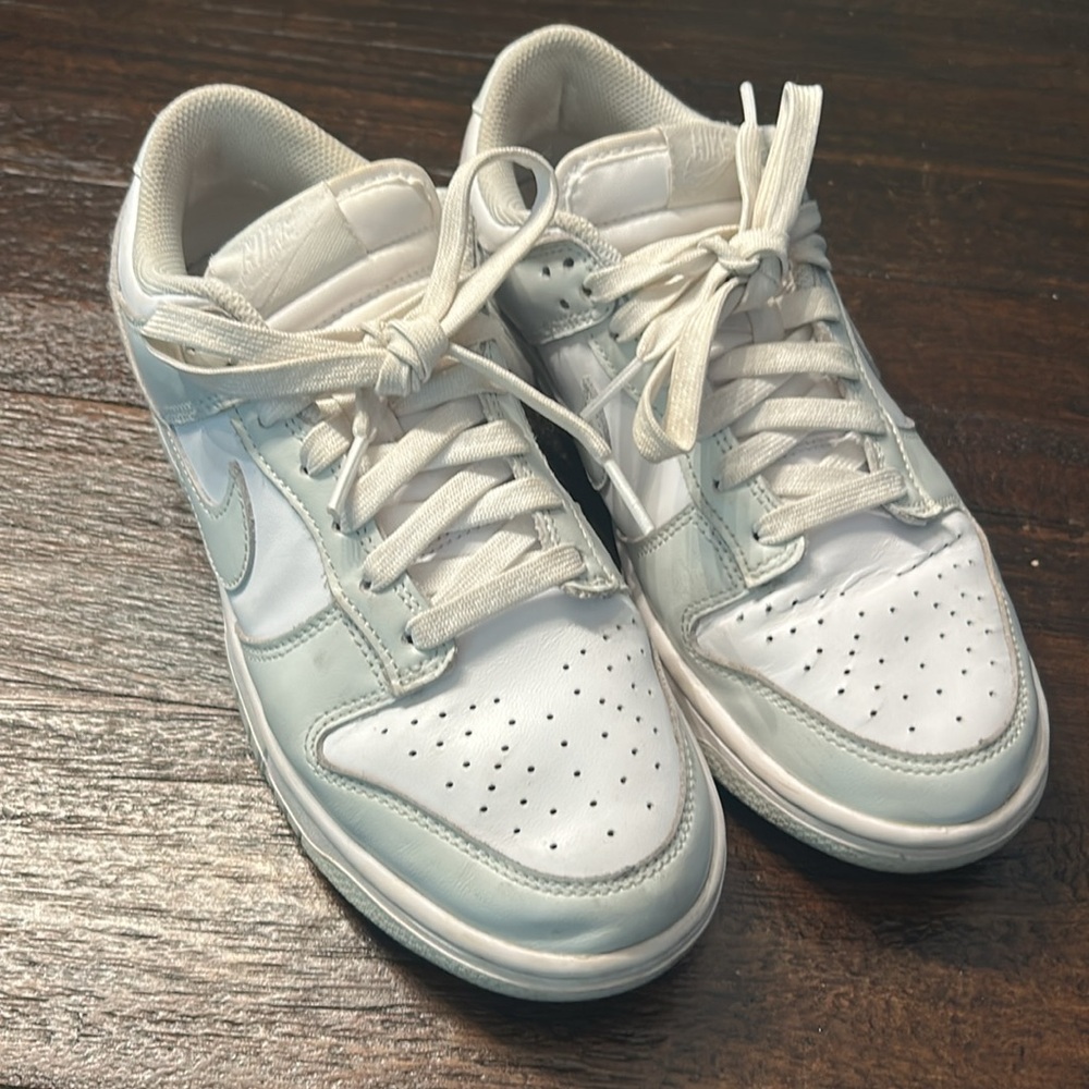 Nike Women's Low-Top Sneakers White and Light Gray. Size 8. UGC - Picture 5 of 8